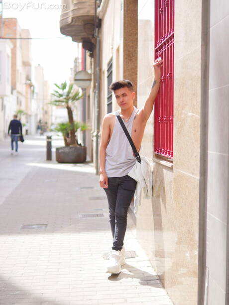 Twink David Cameron and young boy Twink Piero fuck ass after blowjob outside